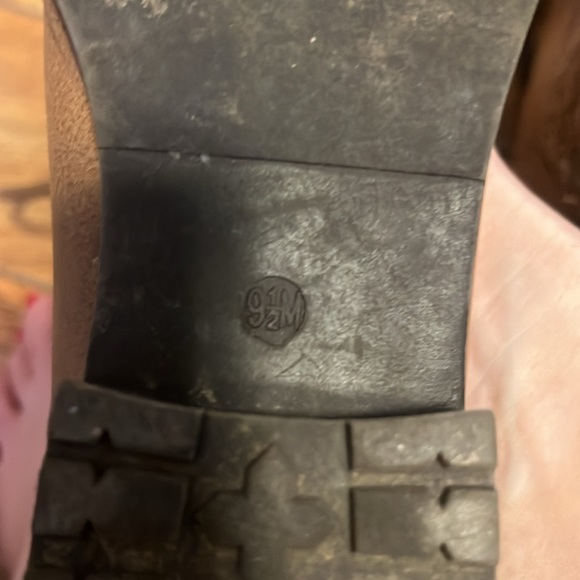 Boots! - Picture 6 of 7